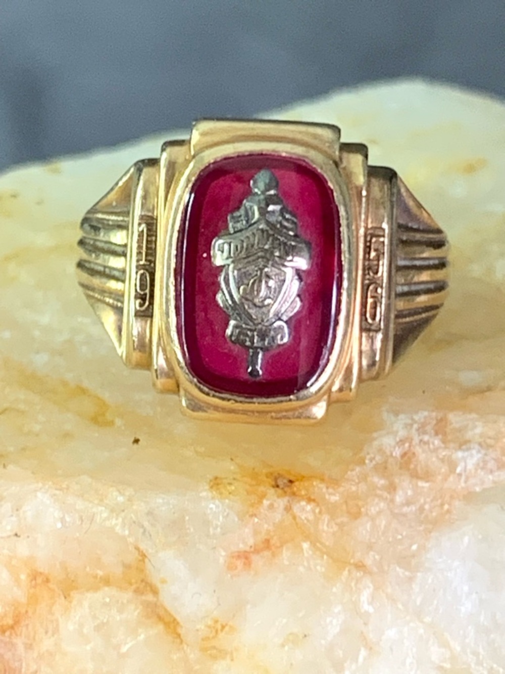 Vintage 1956 10K Gold Class Ring - Dieges & Clust - Johnson HS - 7g / Sz 7